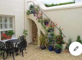 Private luxury apartment near Belfast with garage